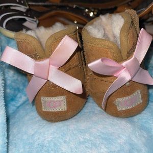 Like new baby UGG’s - worn by non walker